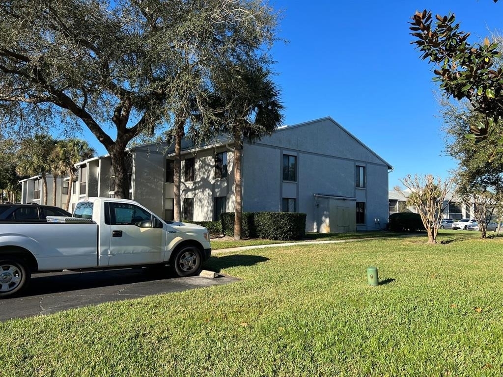 1324 S Pine Ridge Circle - Photo 3