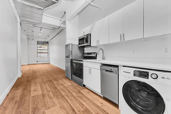 255 West 36th Street - Photo 4