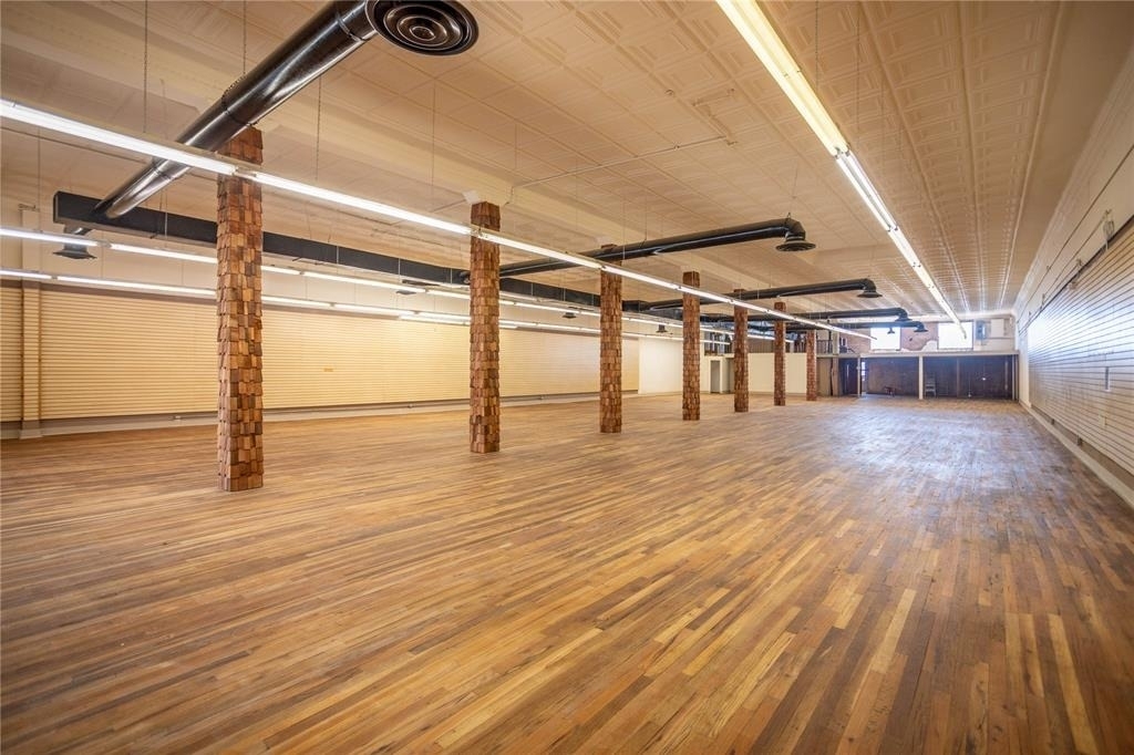 106 W Main Street - Photo 3