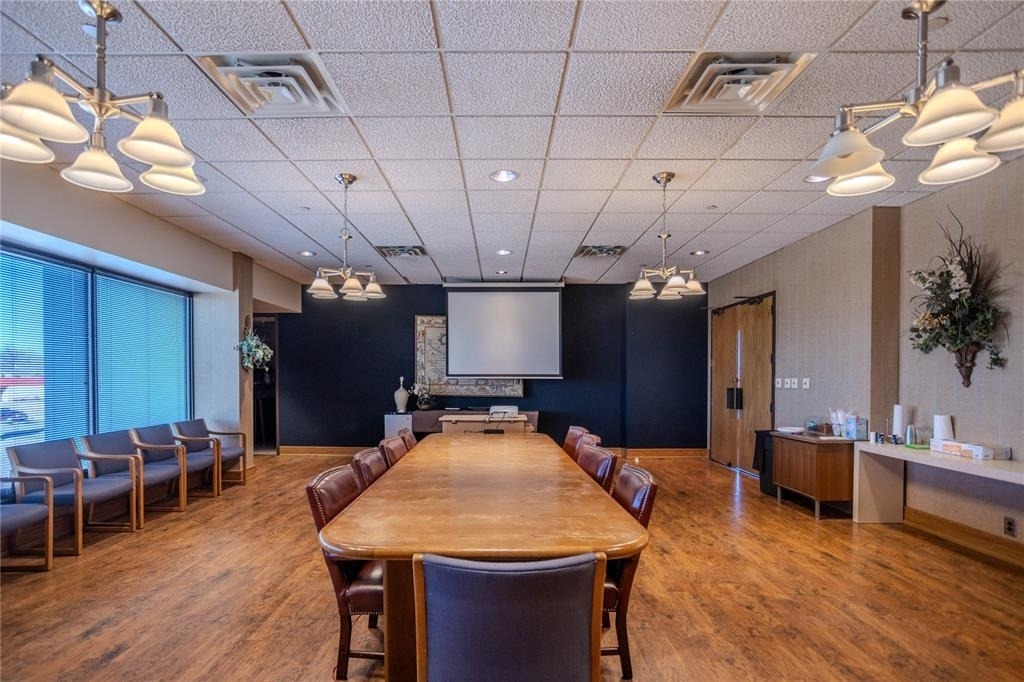 1100 E Main Street - Photo 10