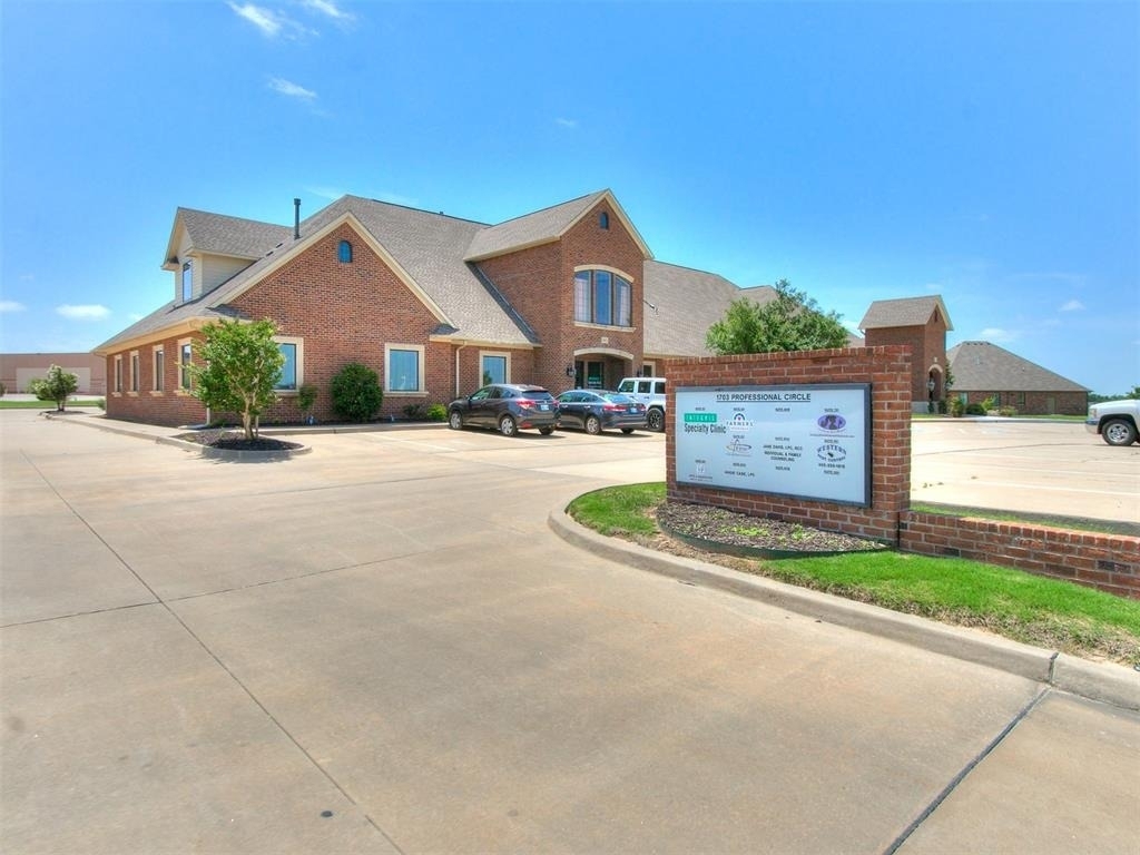 1703 Professional Circle - Photo 1