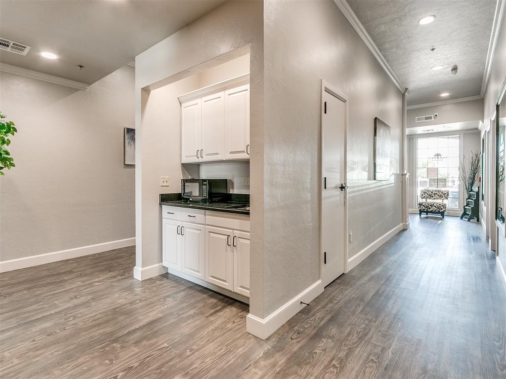 1703 Professional Circle - Photo 5