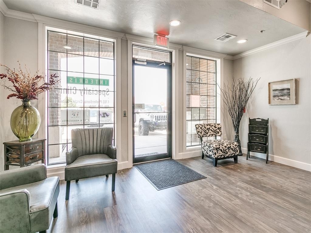 1703 Professional Circle - Photo 2