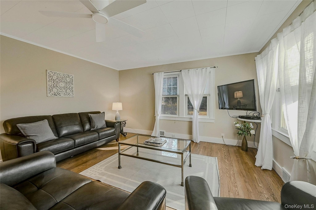 425 Old Shipyard Lane - Photo 2