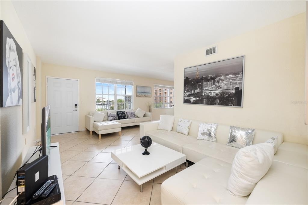 445 Hamden Drive - Photo 6