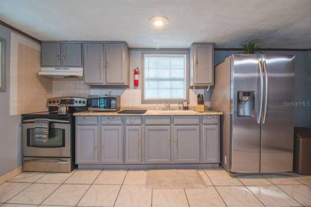 1731 Grayson Dr - Photo 4