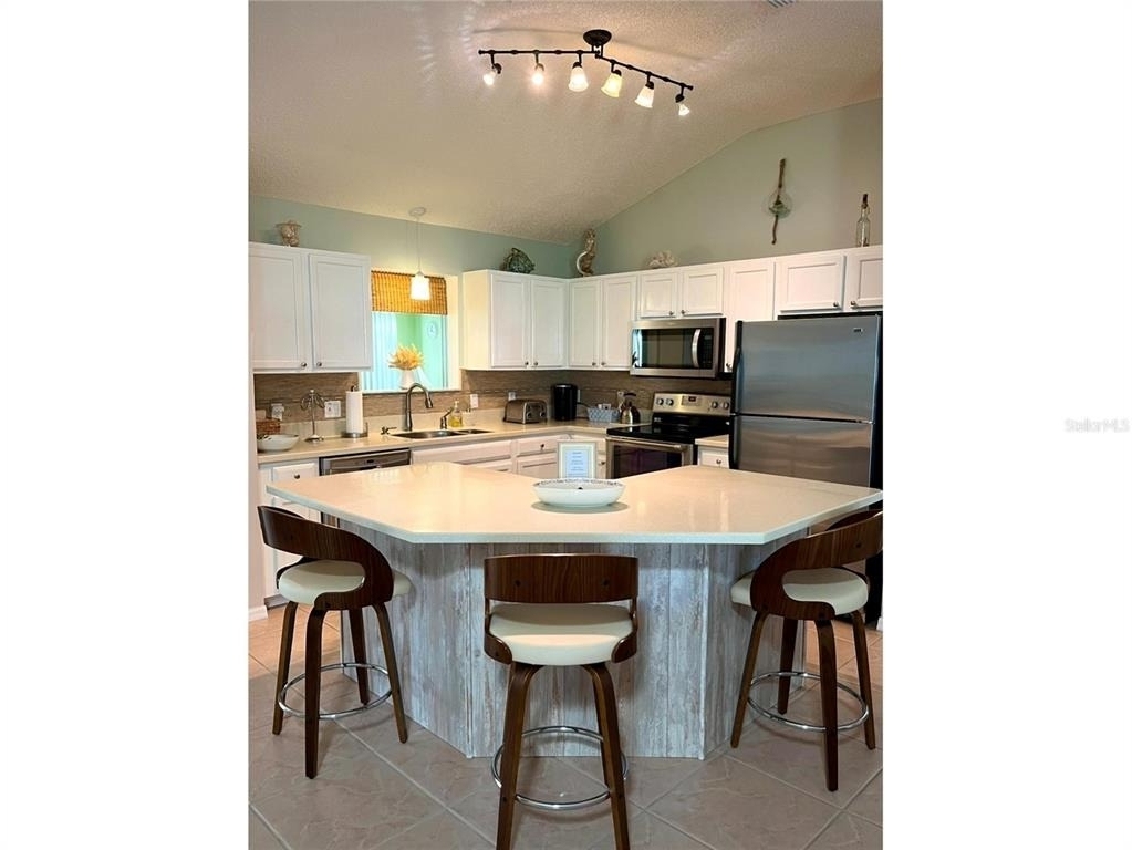 1314 Corona Avenue - Photo 4
