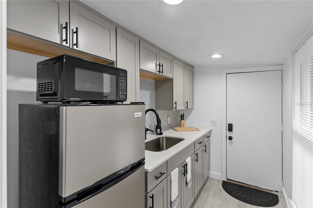412 E Harwood Street - Photo 3