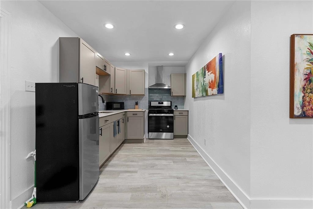 412 E Harwood Street - Photo 6