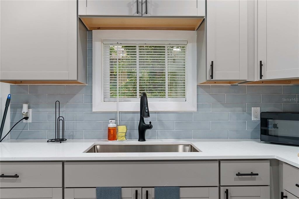 412 E Harwood Street - Photo 8