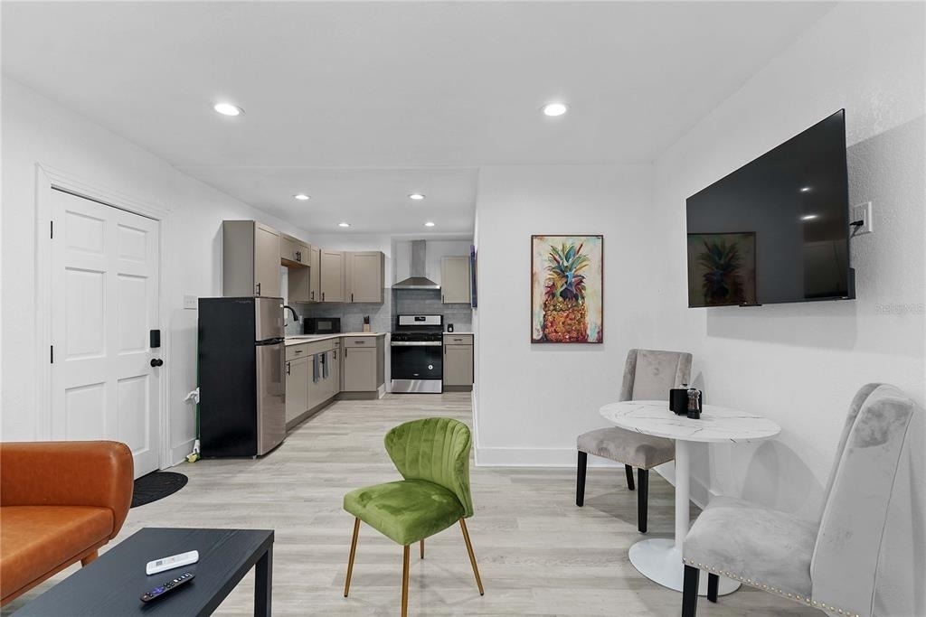 412 E Harwood Street - Photo 10
