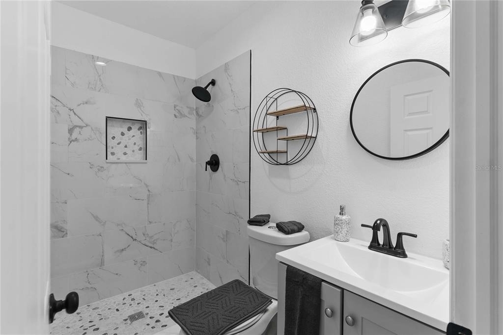 412 E Harwood Street - Photo 4
