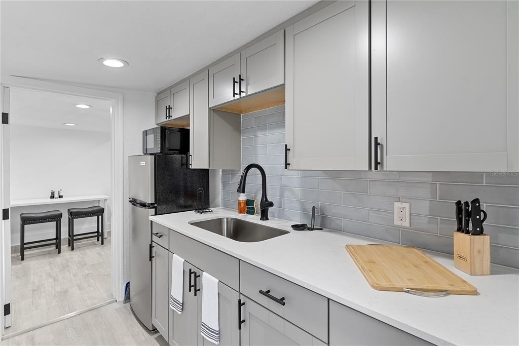 412 E Harwood Street - Photo 1