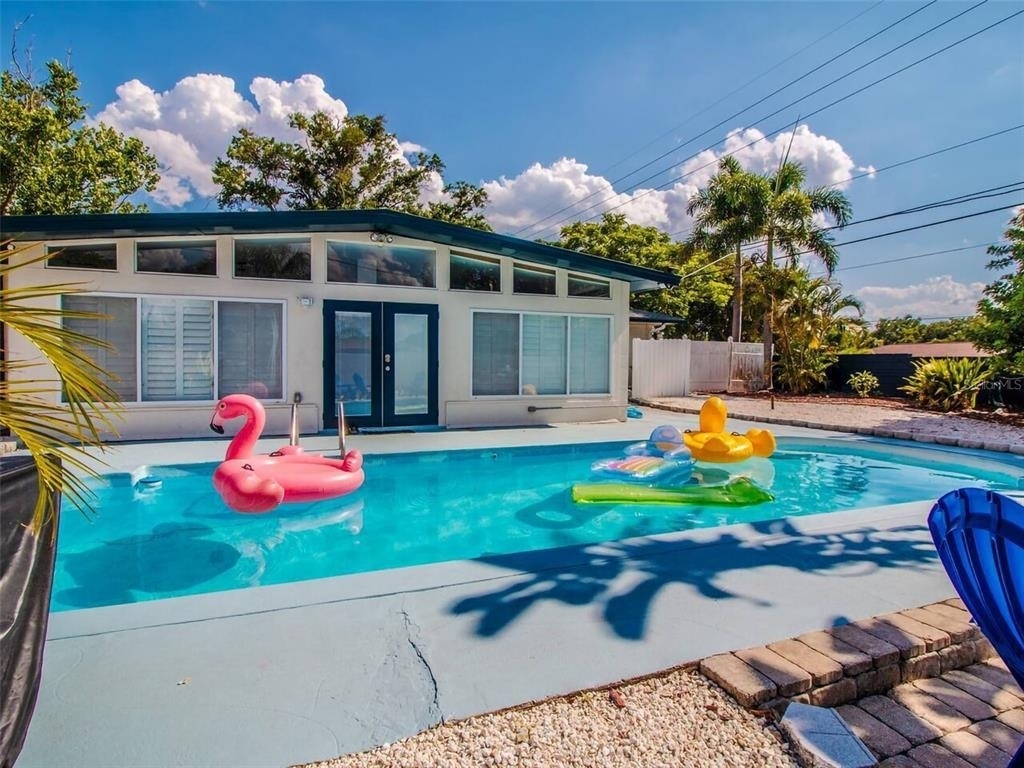 4401 Lenmore Street - Photo 2