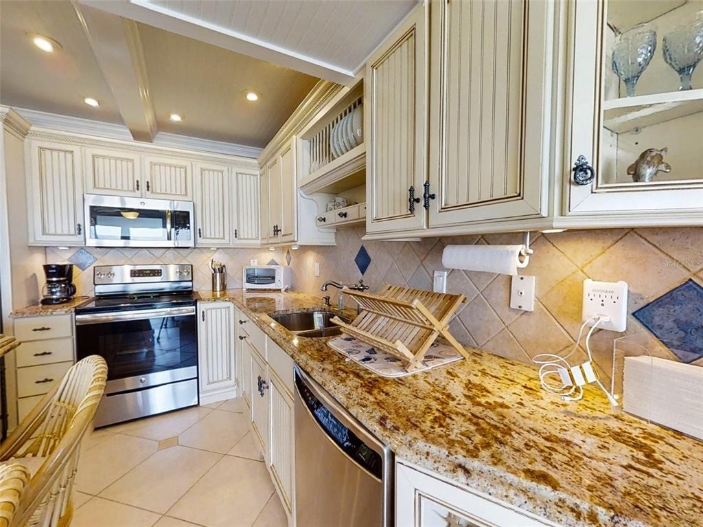 4849 Saxon Drive - Photo 7