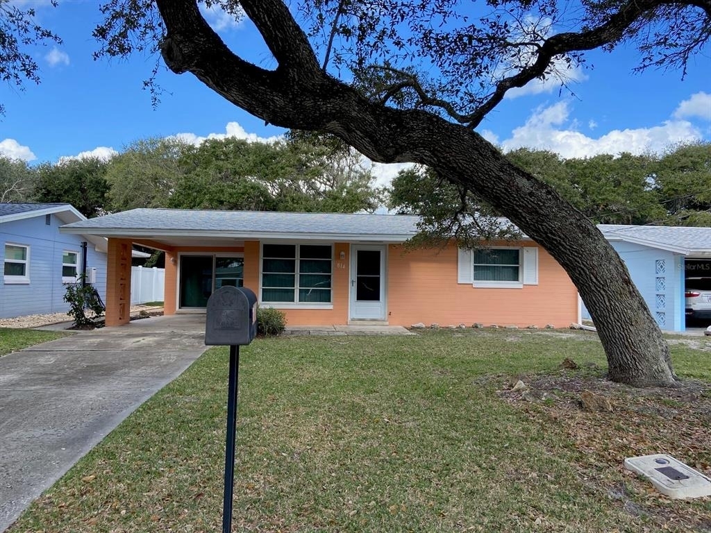 814 E 10th Avenue - Photo 0