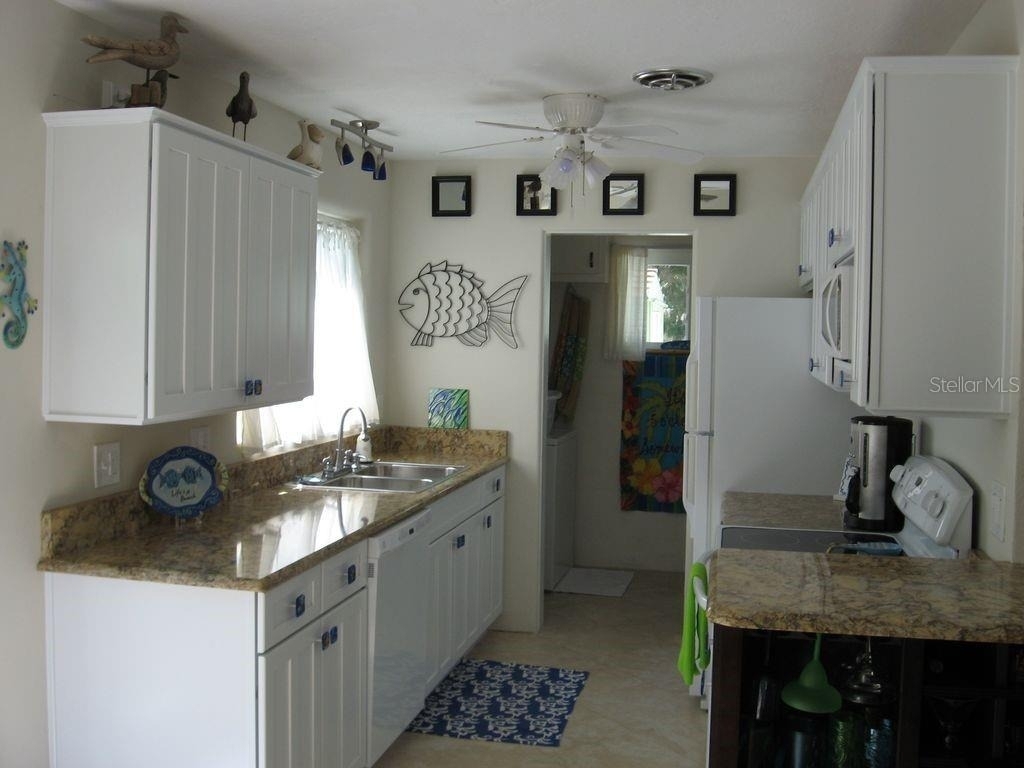 411 S Pine Street - Photo 4