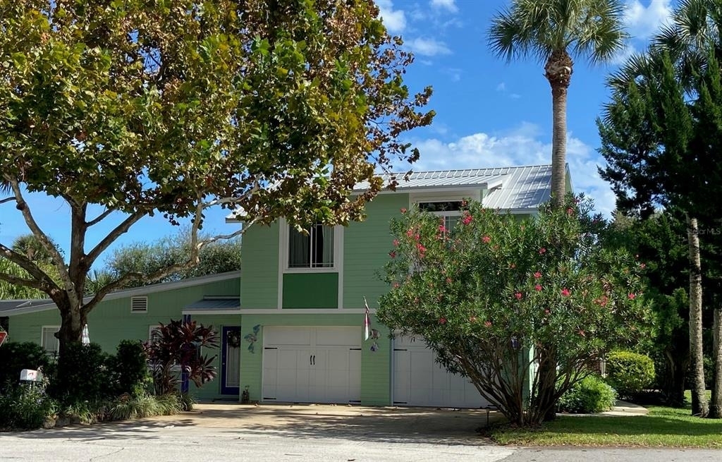 411 S Pine Street - Photo 0