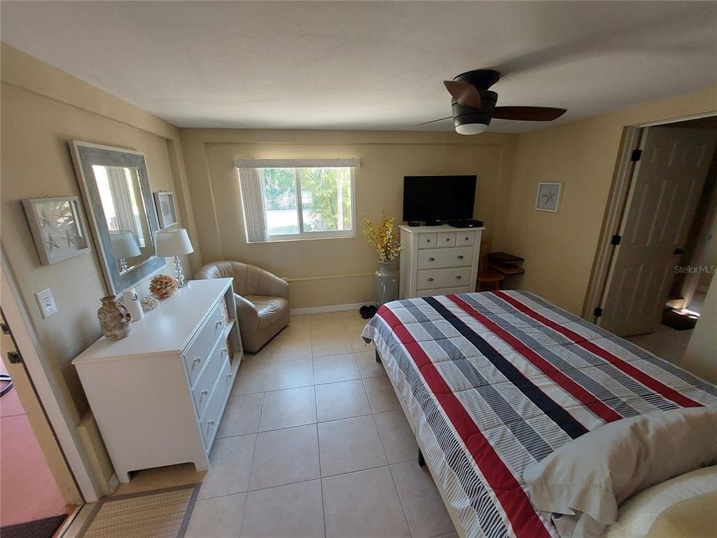 1541 Crest Drive - Photo 6