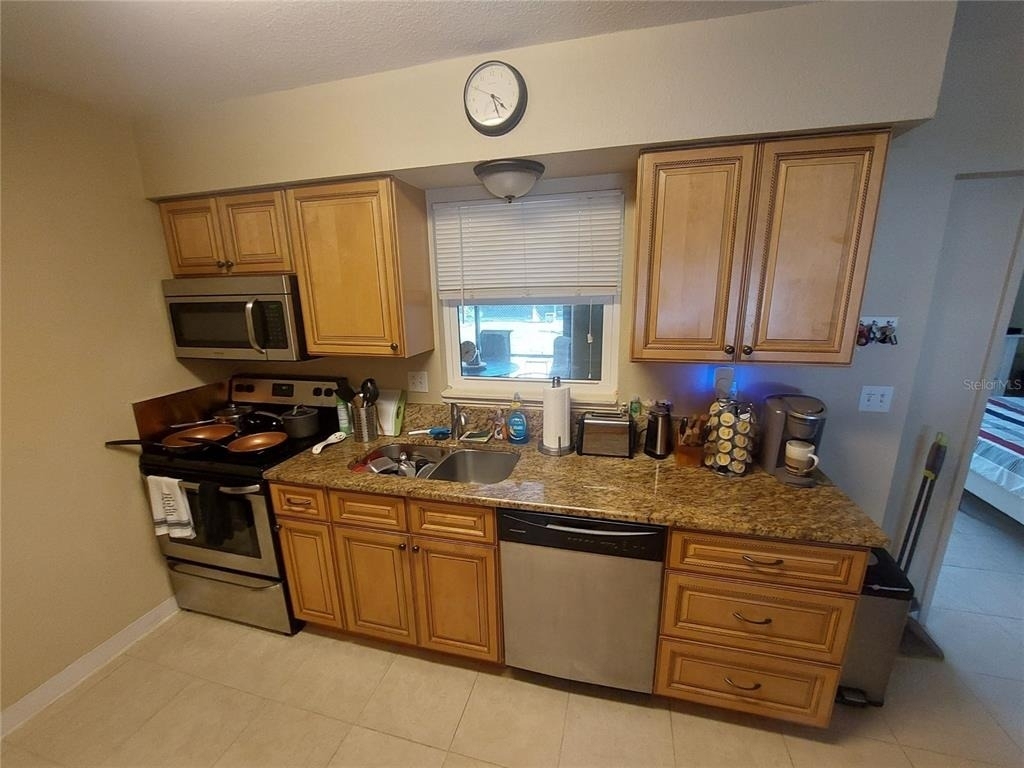 1541 Crest Drive - Photo 4