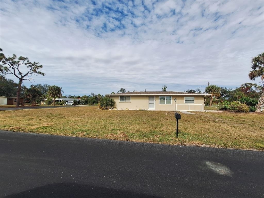 858 E 7th Street - Photo 1