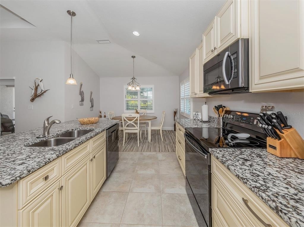 236 Holly Road - Photo 18