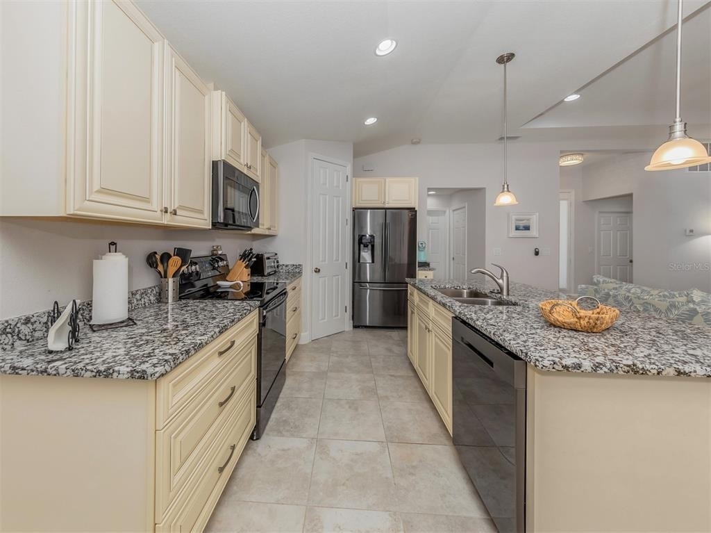 236 Holly Road - Photo 17