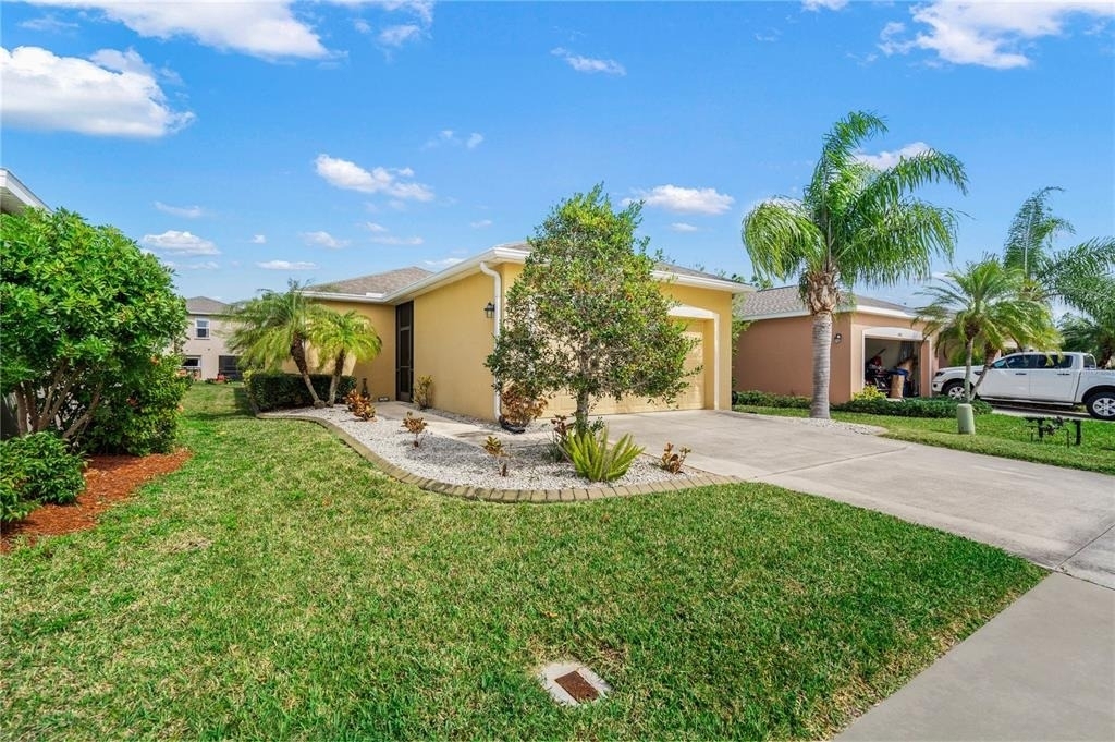 11815 Tempest Harbor Loop - Photo 2