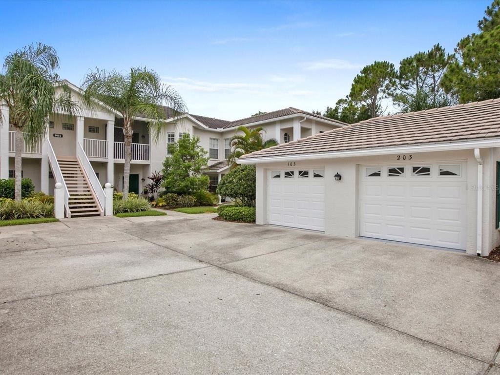901 Addington Court - Photo 1