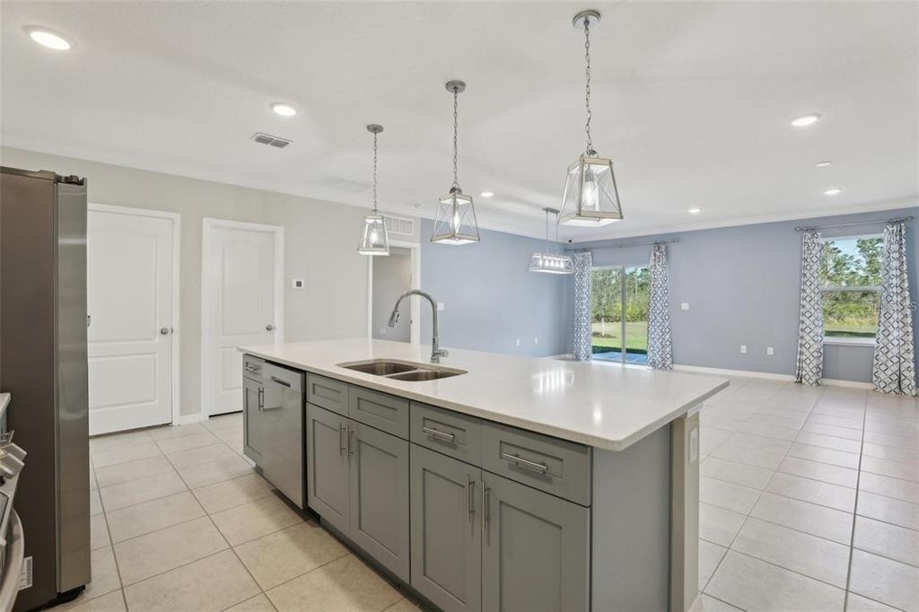 2410 Park Avenue - Photo 6