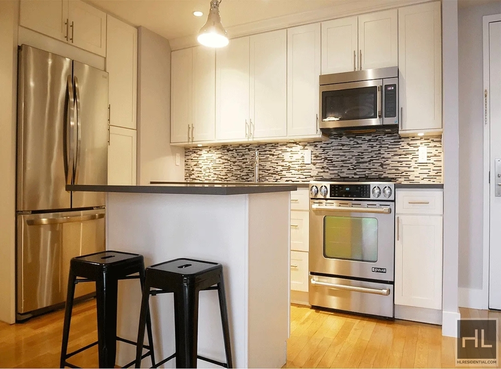 East 47th Street - Photo 2