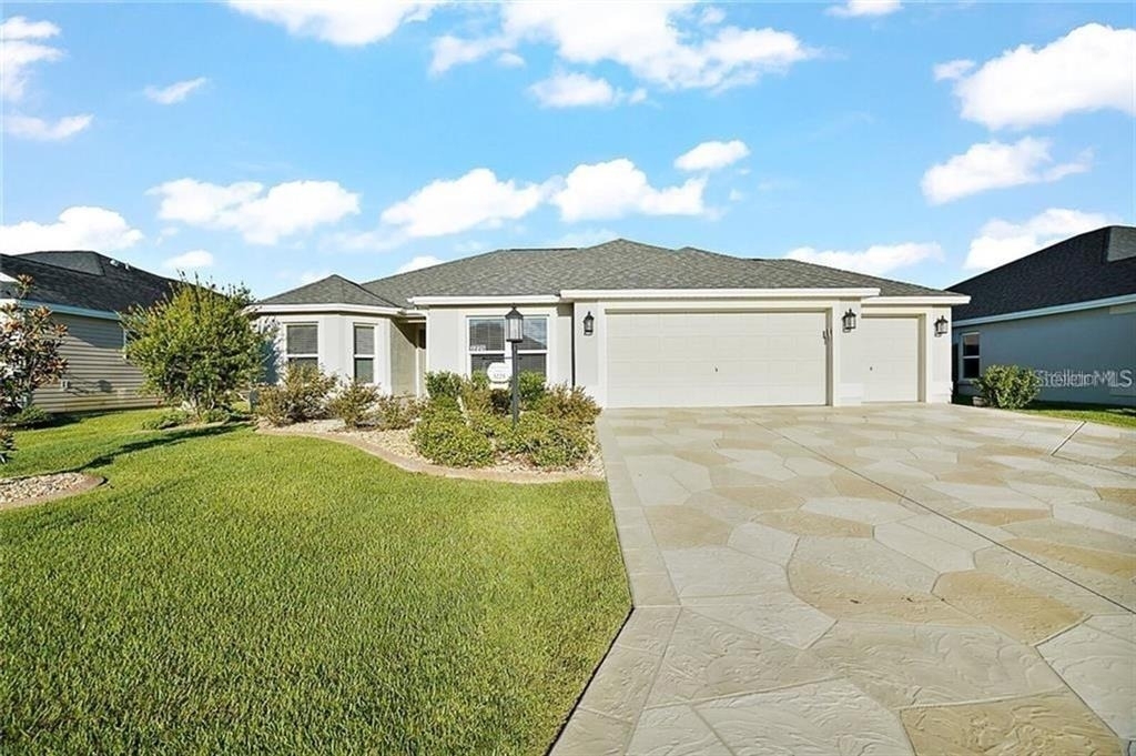 3225 Wise Way - Photo 0