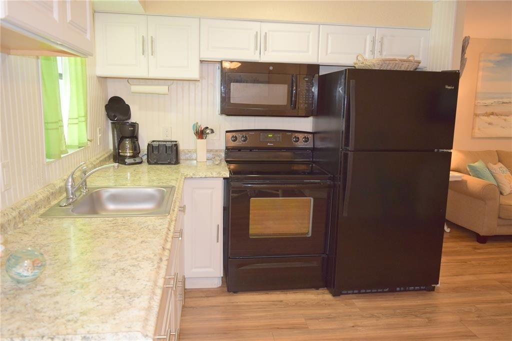 140 W Cowles Street - Photo 3
