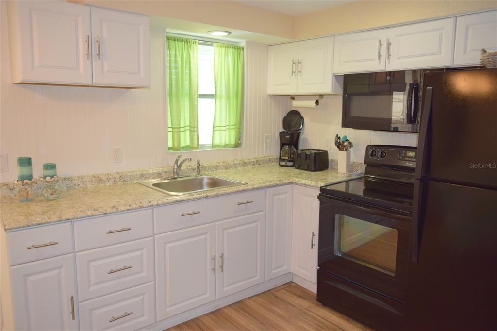 140 W Cowles Street - Photo 4
