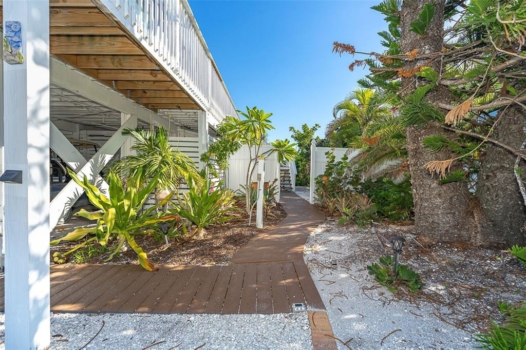 210 Bocilla Drive - Photo 4
