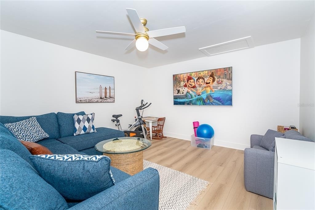 320 Anchor Row - Photo 20