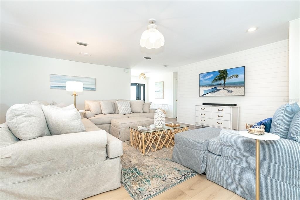 320 Anchor Row - Photo 6