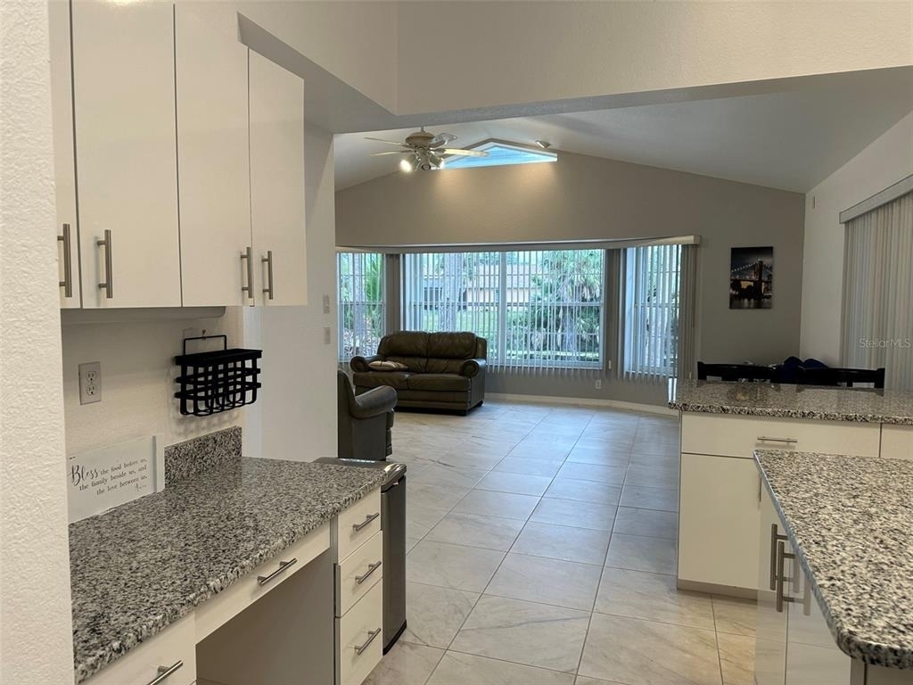 1238 Yorkshire Street - Photo 15