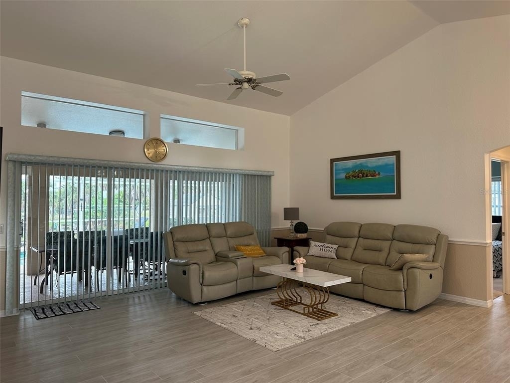 1238 Yorkshire Street - Photo 5