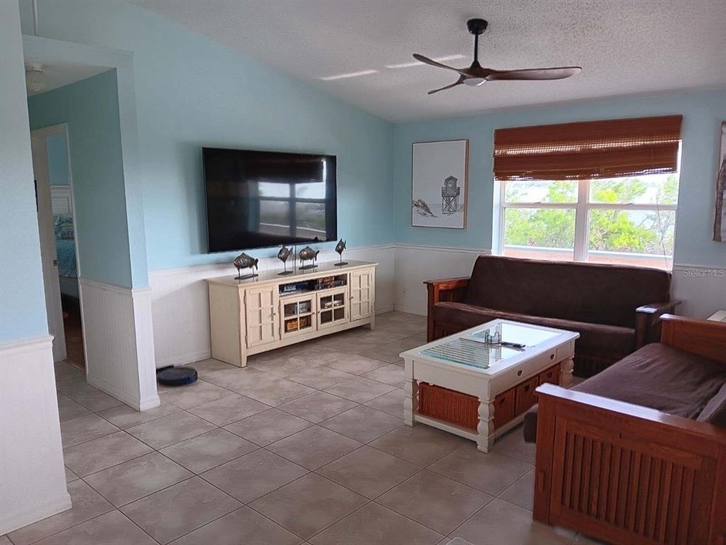 8876 Bay Street - Photo 6