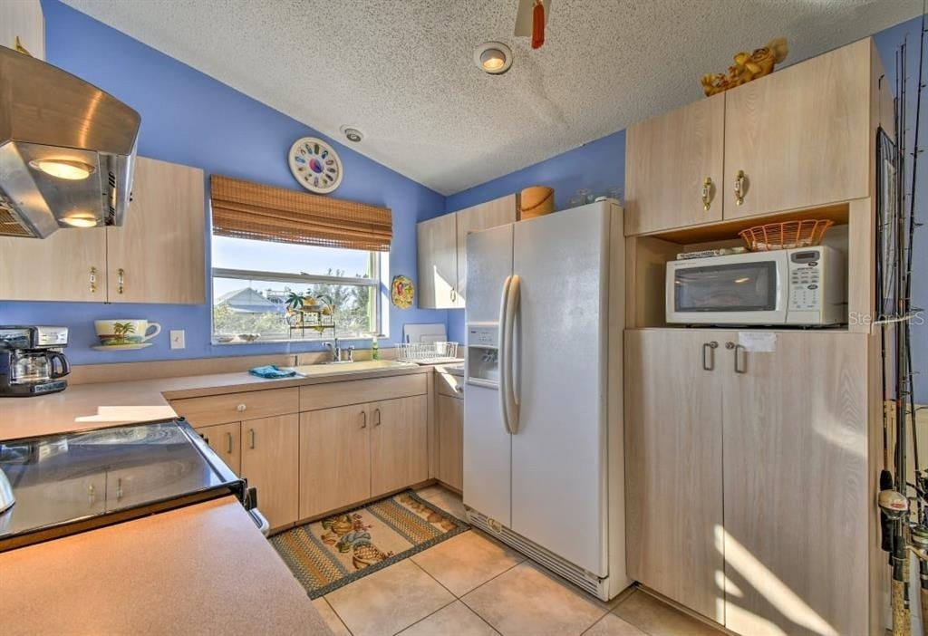 8876 Bay Street - Photo 5