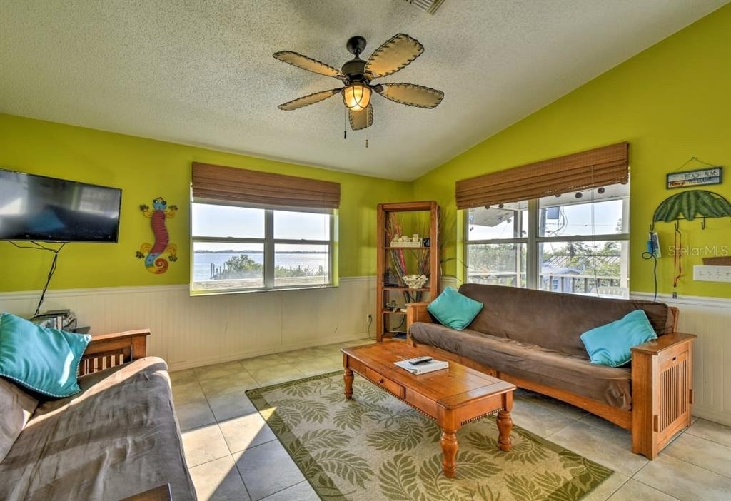 8876 Bay Street - Photo 9