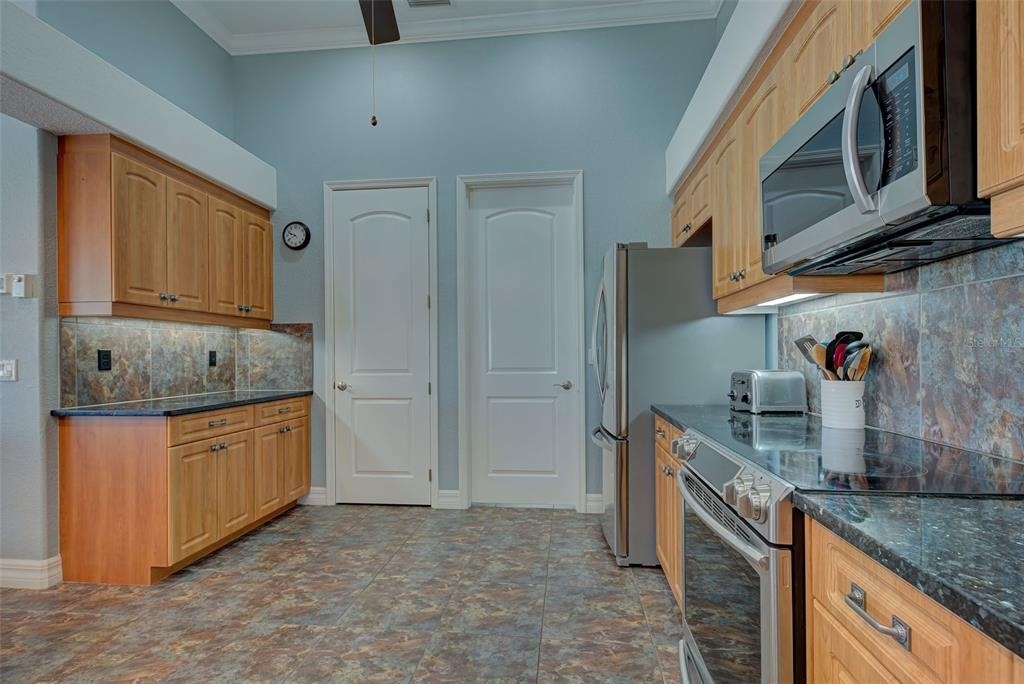 956 Boundary Boulevard - Photo 19