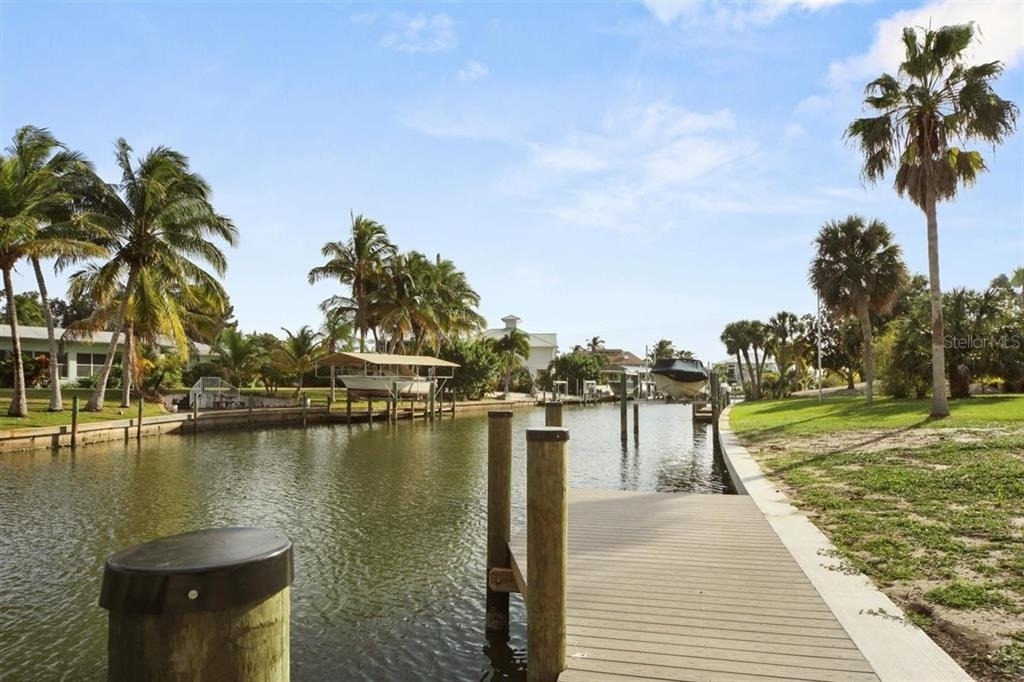 500 Green Dolphin Drive S - Photo 1