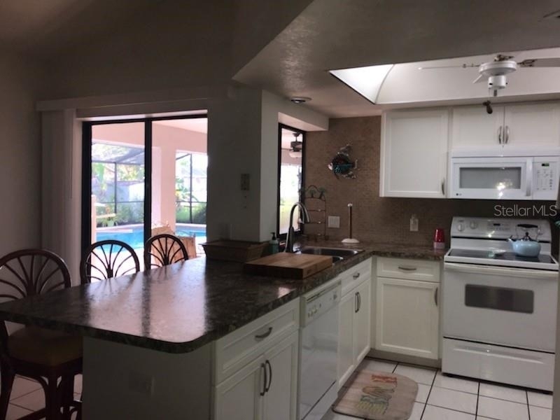 7160 Carlsbad Terrace - Photo 4