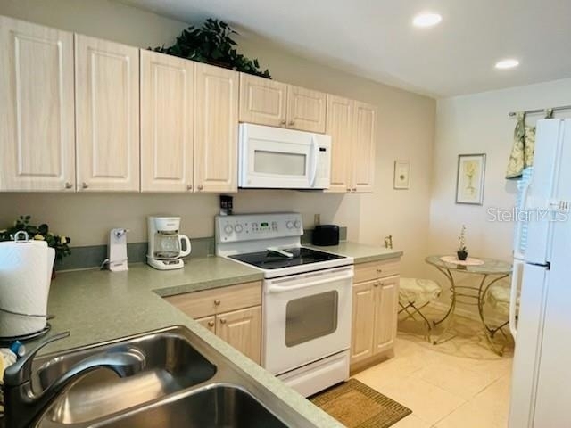 1275 Saxony Circle - Photo 5