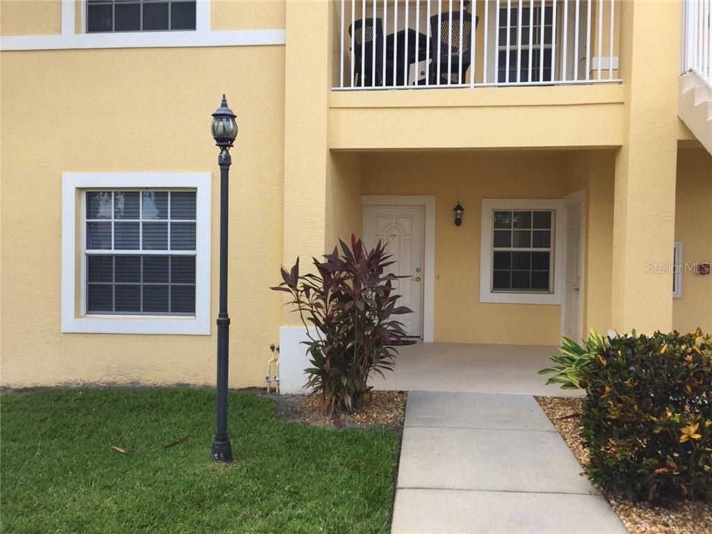 1275 Saxony Circle - Photo 0