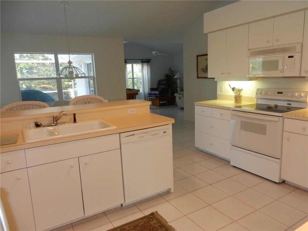 589 Rotonda Circle - Photo 7