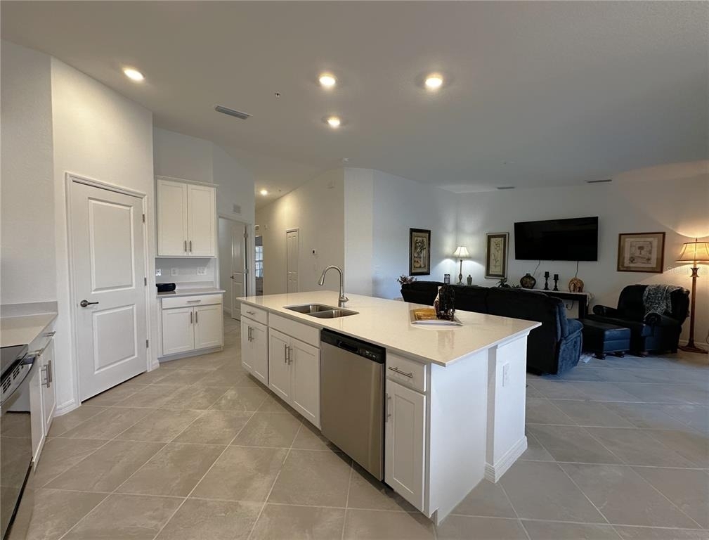 14241 Heritage Landing Boulevard - Photo 5