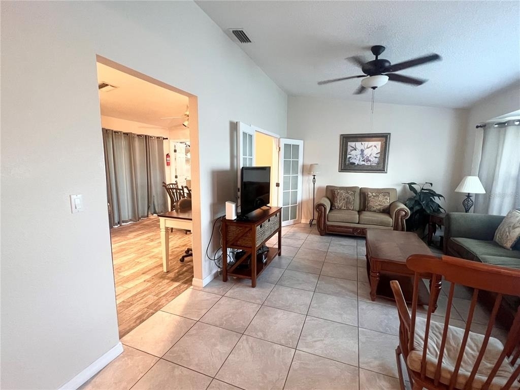 20362 Emerald Avenue - Photo 3
